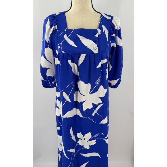 1970s Hilo Hattie Vintage Hawaiian Dress Blue White Muumuu Long Maxi S M - Picture 1 of 11